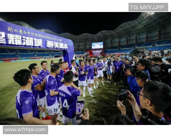 足球明星如何巧妙搭配球衣展现个人风格与球队精神 足球明星如何巧妙搭配球衣展现个人风格与球队精神